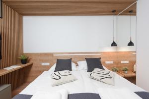 FUX LUXURY rooftop terrace JACUZZI & BBQ