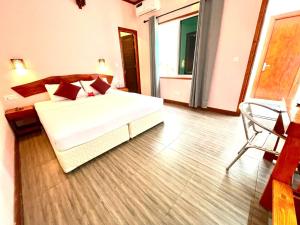 MAMELLO Beach Club Maldives