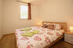 Apartments with parking space Baska, Krk - 22700