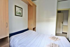 Apartments with parking space Umag - 22722