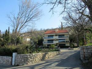 Apartments by the sea Omisalj, Krk - 21946 