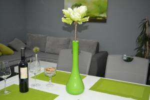 Apartments with a parking space Kastel Gomilica, Kastela - 22714