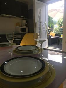 Apartments with a parking space Kastel Gomilica, Kastela - 22714