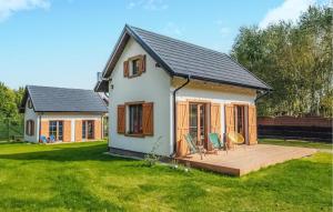 Beautiful Home In Poleczyno With Wifi