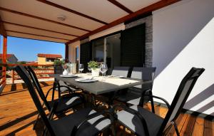 Lovely Home In Murter With Kitchen