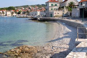 Apartments by the sea Sutivan, Brac - 22721