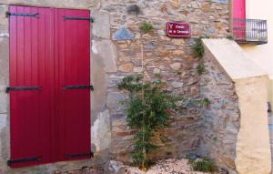Maisons de vacances Lovely Home In Faugres With Outdoor Swimming Pool : photos des chambres