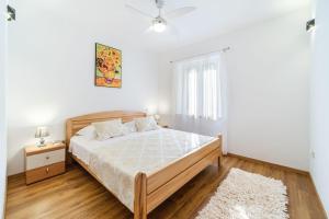 Apartments by the sea Sutivan, Brac - 22721