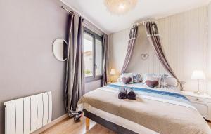 Maisons de vacances Nice Home In Royan With Wifi : photos des chambres