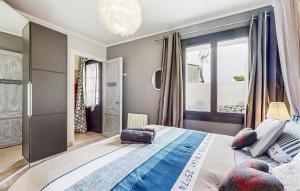 Maisons de vacances Nice Home In Royan With Wifi : photos des chambres