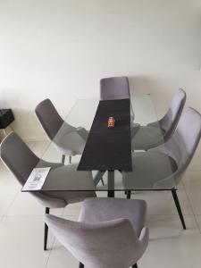 Luxurious Modern 2 Bedroom 2 Bathroom Apartment