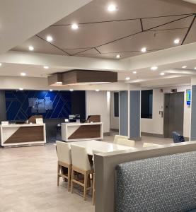 Holiday Inn Express Hotel & Suites Cocoa Beach by IHG