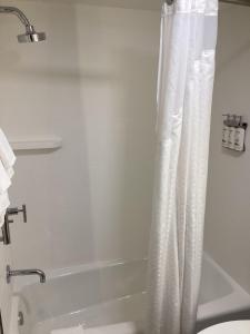Holiday Inn Express Hotel & Suites Cocoa Beach by IHG
