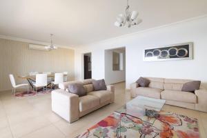 Fort Cambridge Apartments by Homely