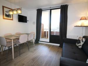 Appartement cosy avec balcon, piscine et sauna - Idéalement situé près des pistes - LAlpe dHuez - FR-1-405-358