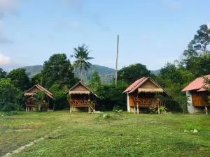 Seree Bungalows - Ban Slak Phet