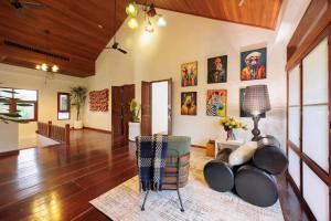 曼谷2000平方米庄园别墅 超大泳池sukhmvit位置绝佳 9间卧室