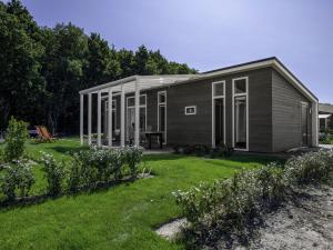 Cozy Zeeland Getaway Spot