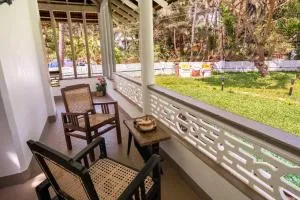 Seaside Serenity: Lilia - Ponda