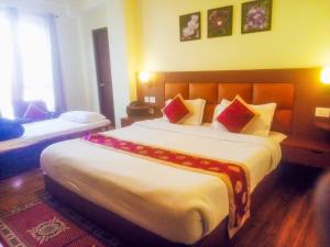 Hotel Zingkham Residency