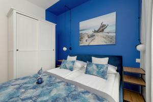 Unique Marina 1 Apartment with Spacious Balcony in Kołobrzeg by Noclegi Renters