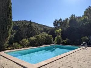 Provençal house between sea and vineyards - 勒博塞