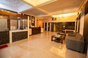 HOTEL METRO REGENCY INN