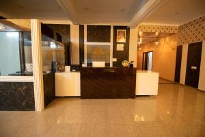HOTEL METRO REGENCY INN