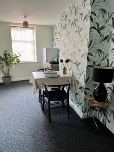 Deluxe Junior Suite room in The Traveller's B&B
