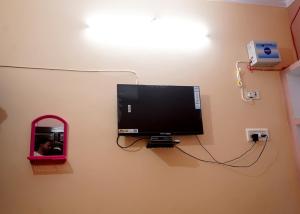 Malti Home stay 5 minute walking distance fromAyodhya DhamRailway Station