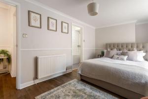 Stylish 2Bed 2Bath Seafront Patio Apartment