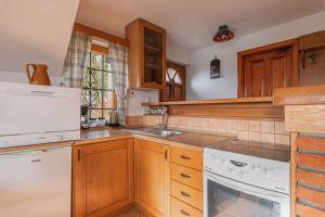 Vineyard Cottage Rataj 1 Hot Tub - Happy Rentals