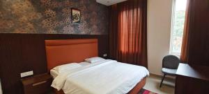 Hotel Divine Inn