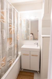 Maisons de vacances Maisonnette au calme : photos des chambres