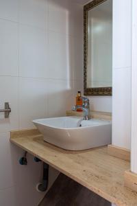 Arsenal 31 by Seaward Suites