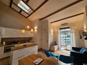 LA MAISON SUR LE PORT 4 pers vue mer - 4-star hotels in Cassis