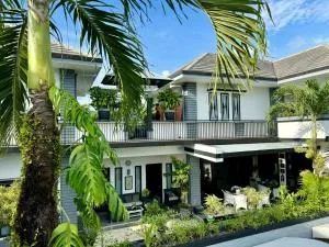 Villa Rumah Putih Abu Abu - 马塔兰