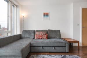 Lift & free parking, modern 1 bed flat in Shoreditch next to train station