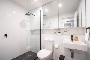 Urban Elegance 2B2B w parking, pool South Brisbane M1