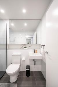 Urban Elegance 2B2B w parking, pool South Brisbane M1