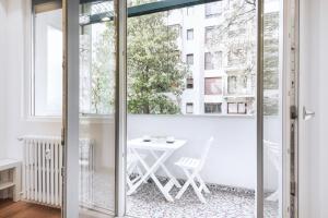 Easylife - Milano - Coni Zugna 27 - Solari