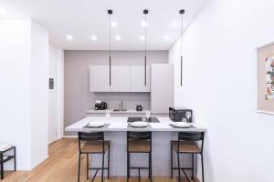 Easylife - Milano - Coni Zugna 27 - Solari