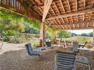 Maisons de vacances Maison Littre - Piscine chauffee - Au calme entre vignes et foret : photos des chambres
