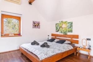 Luxury Vineyard Retreat Matej - Happy Rentals