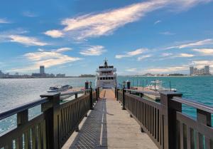 FIRST CLASS 1BR in Royale Apartment on the Palm