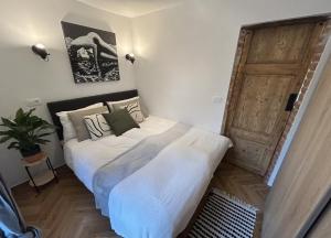 GG art apartments III