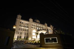 Classic Sapphire Ananta Bundi