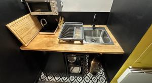 Mini Studio with Private Patio and Free Parking