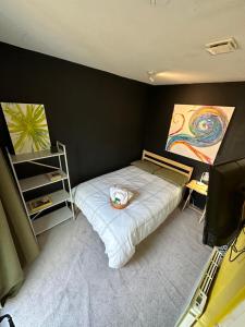 Mini Studio with Private Patio and Free Parking