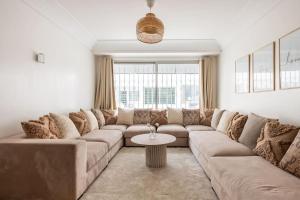 2 Bedrooms Casablanca City Center